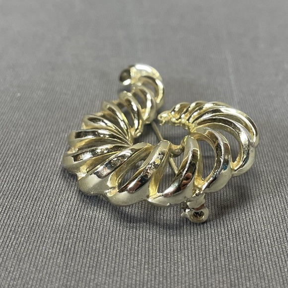 Vintage Signed Lisner Brooch Pin Gold Tone Swirl Feather Abstract Shell - Picture 3 of 7